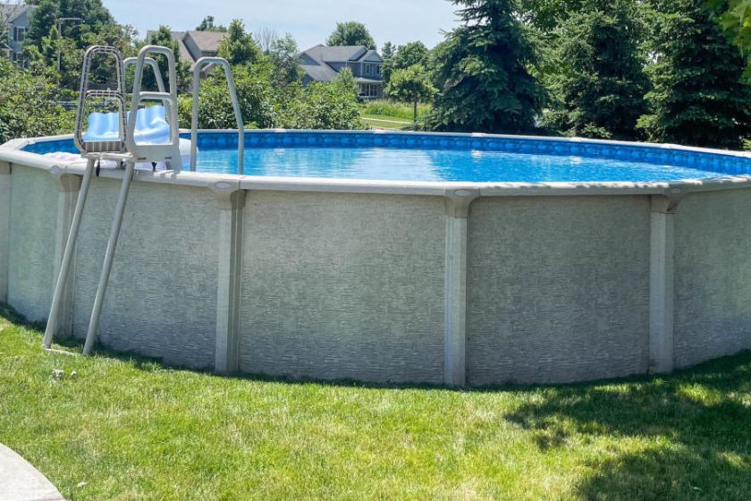 Above ground pool roud